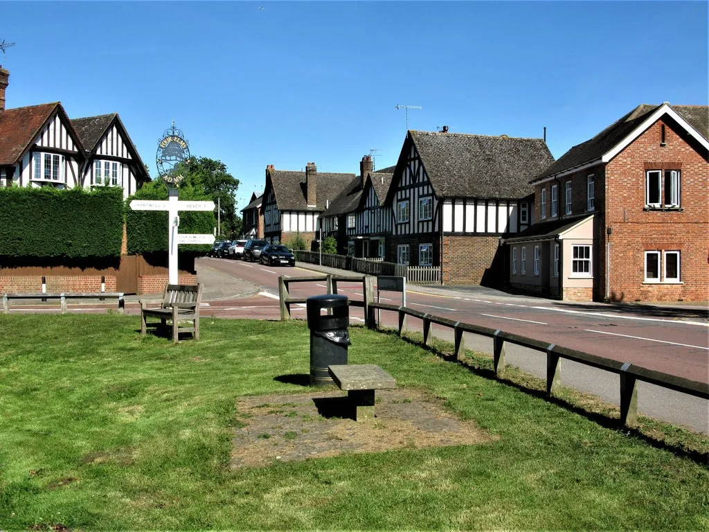 The crossroads and village sign at Four Elms