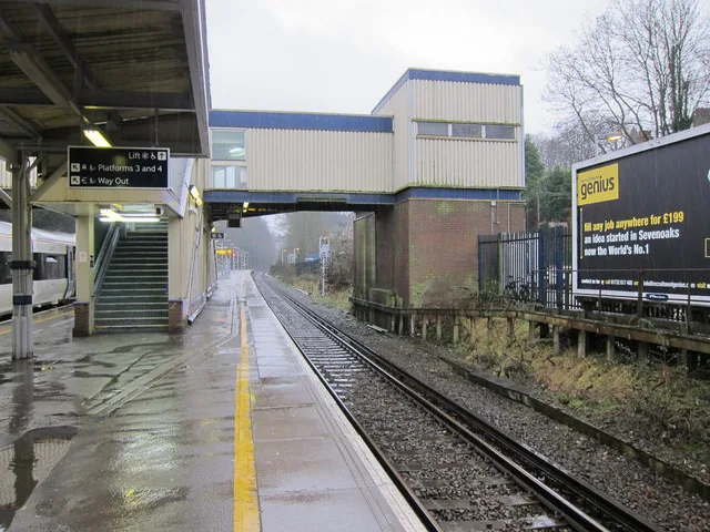 Sevenoaks station starts replacing platform 1 and 2 lifts as platforms 3 and 4 reopen