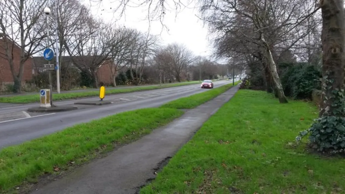 London Road, Swanley, near the Crescent Gardens junction